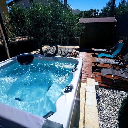 Holiday Home Istra With Jacuzzi Медулин Екстер'єр фото