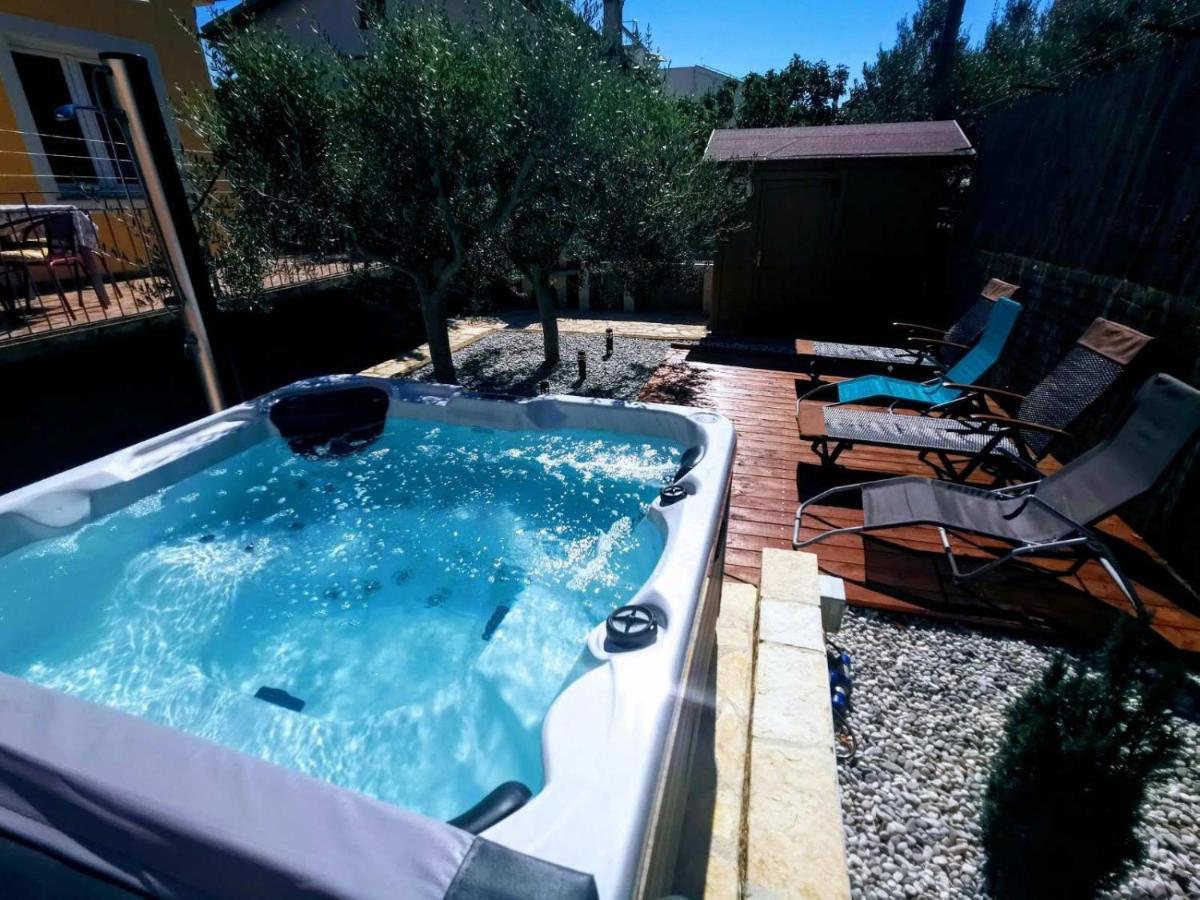 Holiday Home Istra With Jacuzzi Медулин Екстер'єр фото