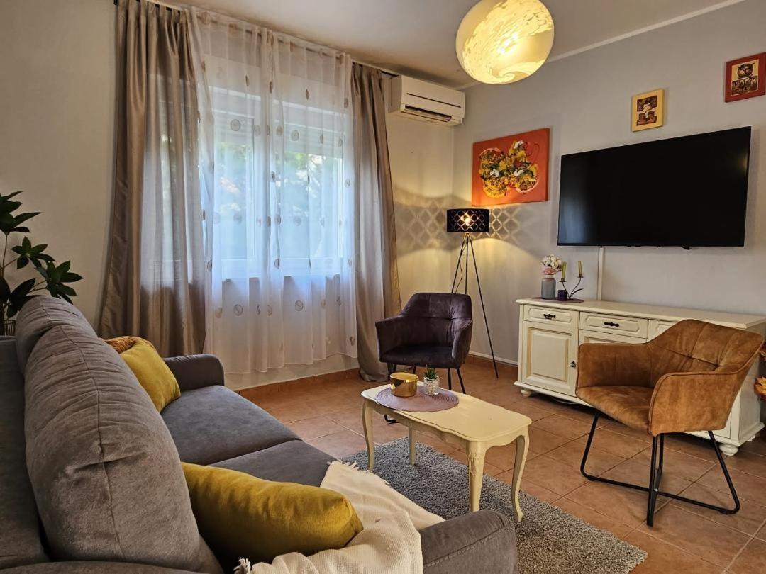 Holiday Home Istra With Jacuzzi Медулин Екстер'єр фото